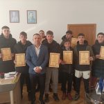 Ученици от Спортното училище „Ген. Владимир Стойчев“ в София намериха голяма сума пари, документи и животоспасяващи лекарства и ги върнаха на тяхната собственичка