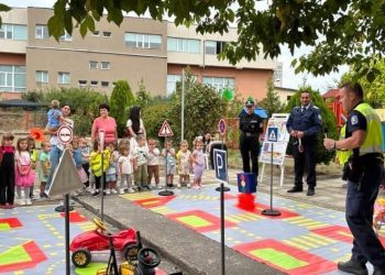 Над 60 000 деца и родители с подкрепа по порект „Силен старт“ на МОН