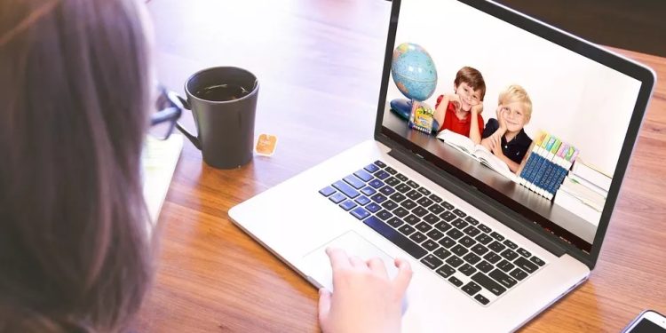 Приложение ще проверява възрастта на децата в интернет